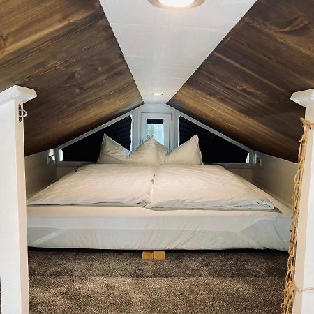 Tiny House Ems Im Pier9 Tiny House Hotel Hamm  Exterior foto